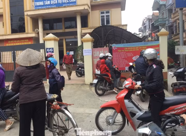 Náo loạn buổi khai trương 'Siêu thị hạnh phúc 0 đồng' cho dân nghèo Lạng Sơn ảnh 1