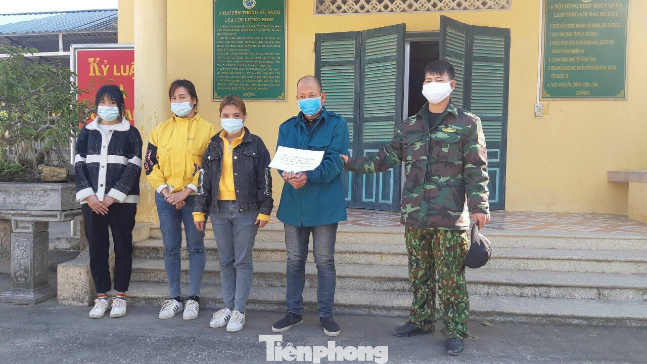 Bắt đối tượng đưa 3 người nhập cảnh trái phép với giá 10 triệu đồng ảnh 1