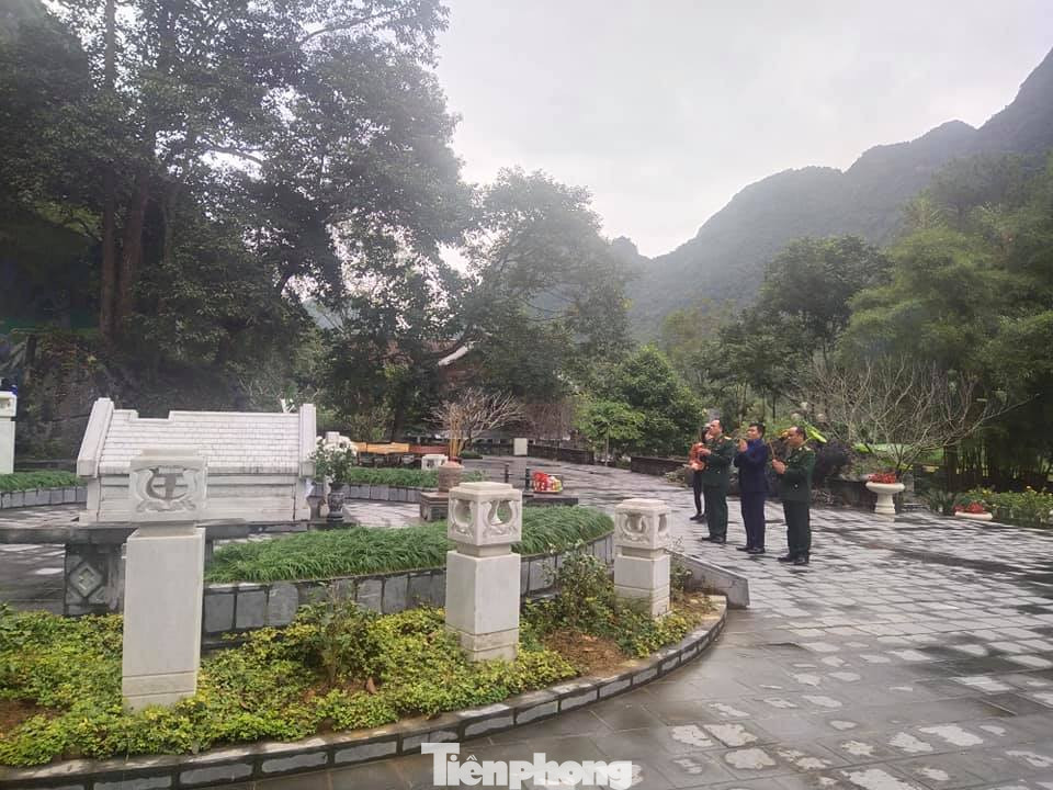 T.Ư Đoàn thăm, tặng quà chiến sỹ biên phòng Cao Bằng ảnh 2