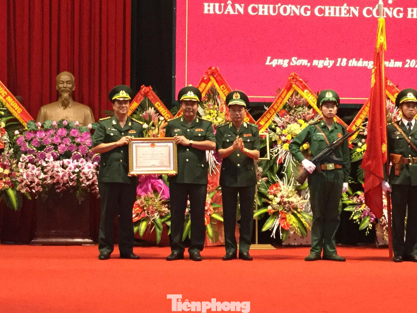 Bắt ma túy 'khủng', Biên phòng Lạng Sơn nhận huân chương Chiến công ảnh 1