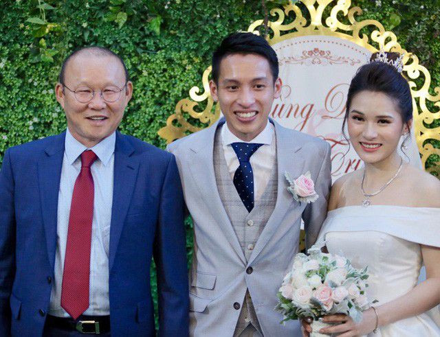 Đỗ Hùng Dũng và chuyện tình đặc biệt với người vợ không thích bóng đá ảnh 2