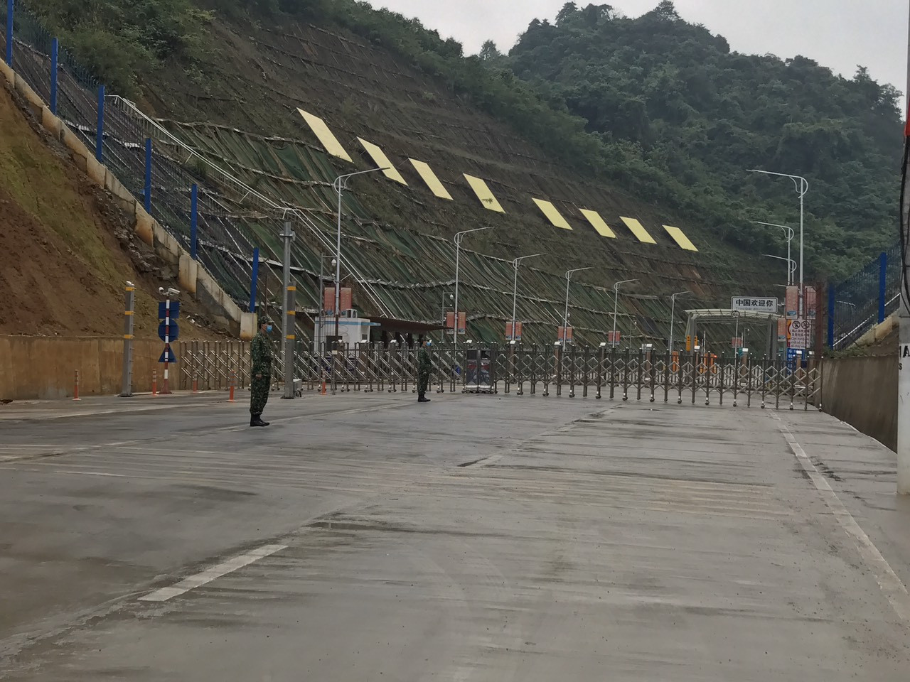 Mở đường dây nóng với Trung Quốc để xử lý nông sản ùn ứ ảnh 2