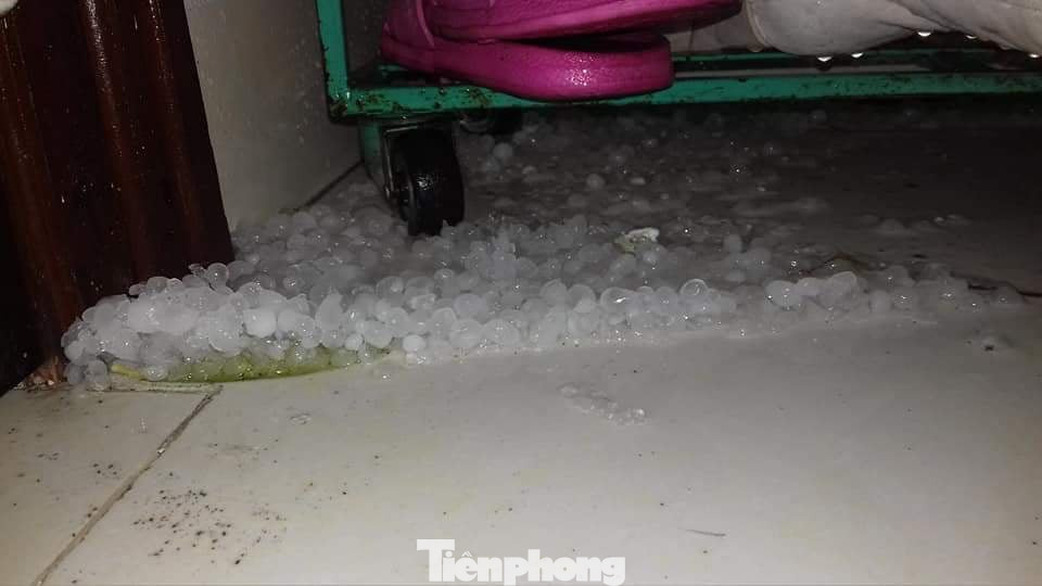 Mưa đá, giông lốc lớn bất ngờ xuất hiện ở Lào Cai, Yên Bái ảnh 4