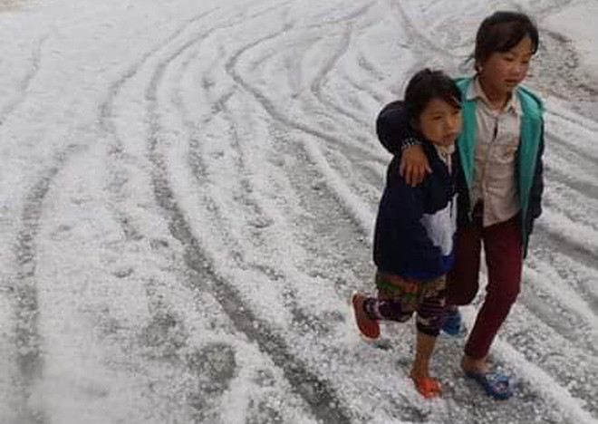 Mưa đá chưa từng có ở Lai Châu, khắp nơi phủ trắng như tuyết ảnh 6