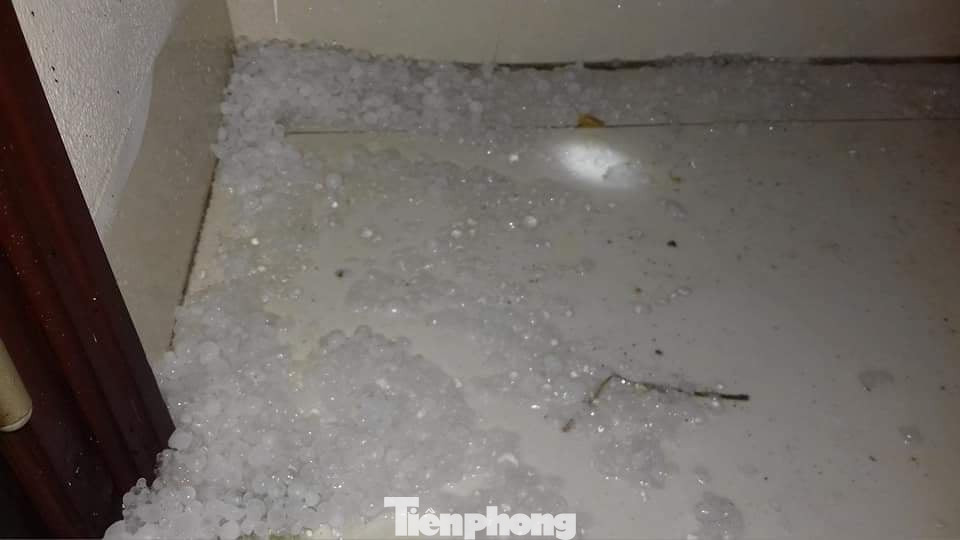 Mưa đá, giông lốc lớn bất ngờ xuất hiện ở Lào Cai, Yên Bái ảnh 5