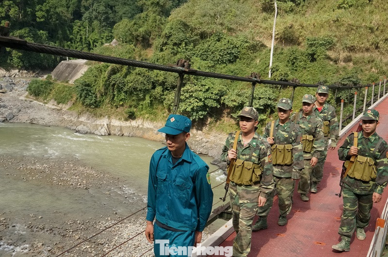 Cùng biên phòng Ka Lăng tuần tra nơi sông Đà chảy vào đất Việt ảnh 4