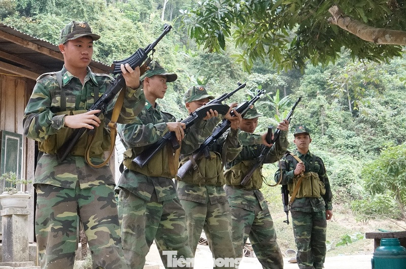 Cùng biên phòng Ka Lăng tuần tra nơi sông Đà chảy vào đất Việt ảnh 3