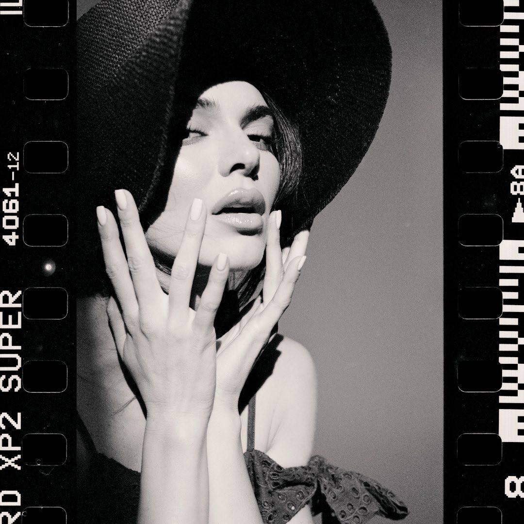 Nữ tỉ phú 23 tuổi Kylie Jenner phô diễn vòng 3 ngoại cỡ ảnh 14