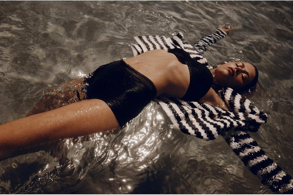 Mê mẩn hình thể gợi cảm ngất ngây của siêu mẫu Georgia Fowler ảnh 9