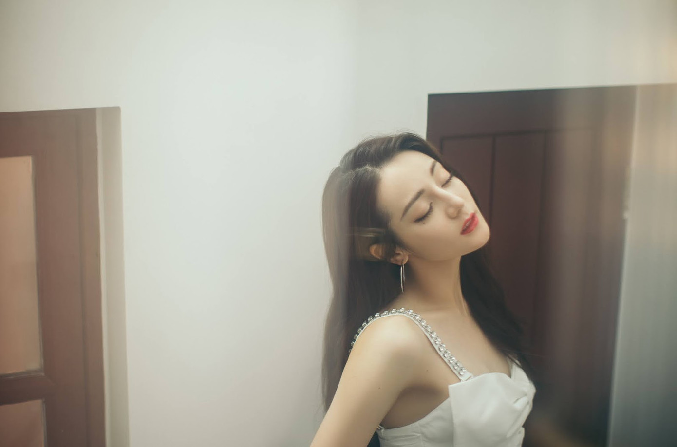 Mỹ nhân Tân Cương lưng trần dáng thon, ngày càng đẹp và quyến rũ ảnh 13