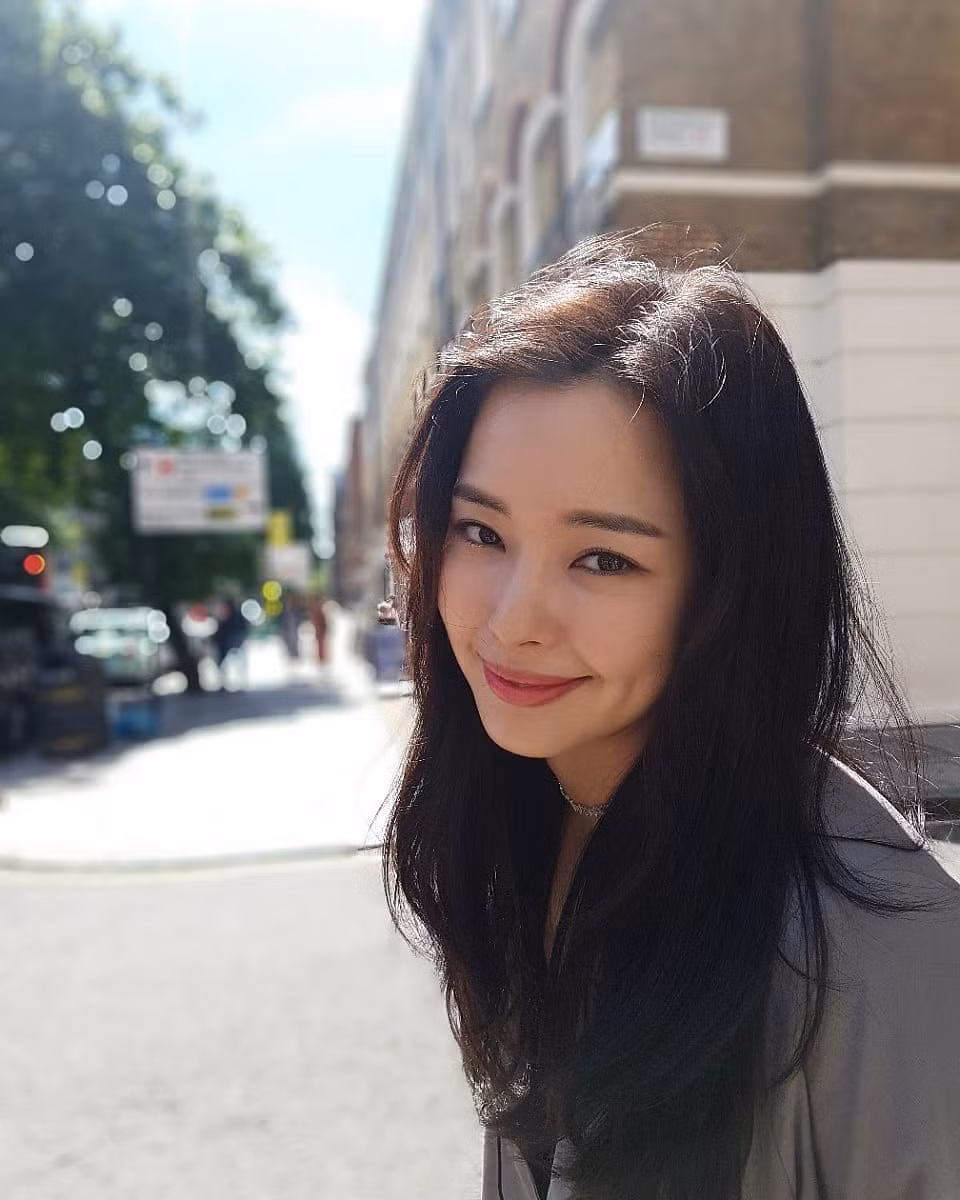 Hoa hậu đẹp nhất Hàn Quốc Honey Lee U40 vẫn độc thân quyến rũ ảnh 14