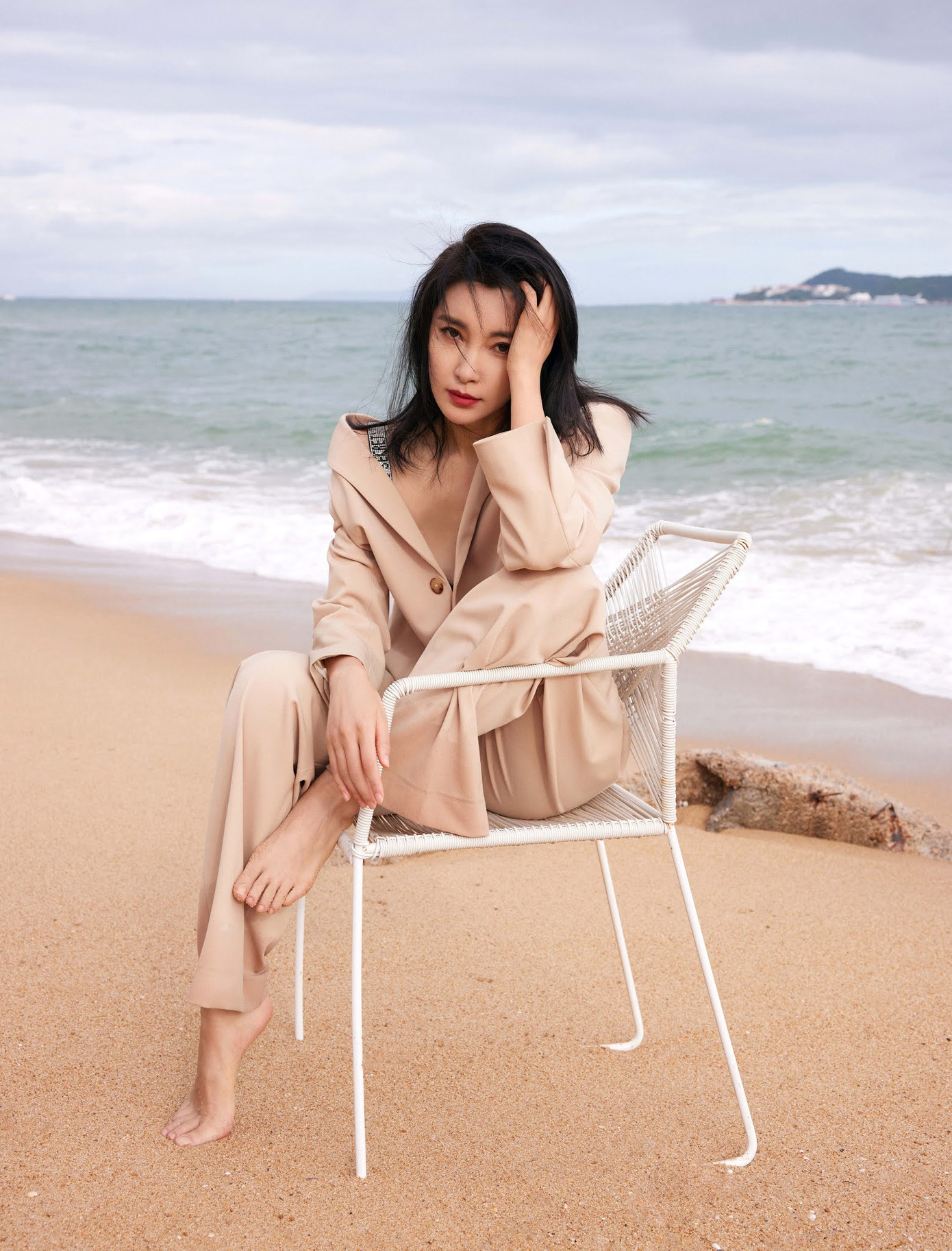 'Đả nữ' Lý Băng Băng mặc gợi cảm trẻ trung dù sắp 50 tuổi ảnh 3