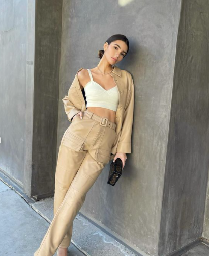 Người mẫu Brazil sở hữu vòng eo 'con kiến' nhỏ xíu khó tin ảnh 3