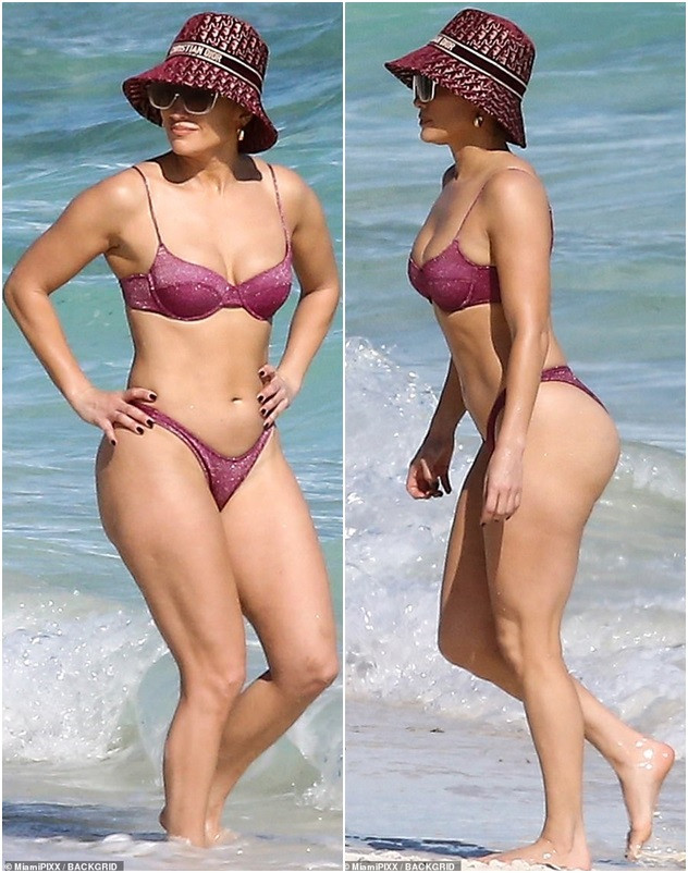 Dạo biển cùng hôn phu, Jennifer Lopez thả dáng rực lửa tuổi 51 ảnh 4