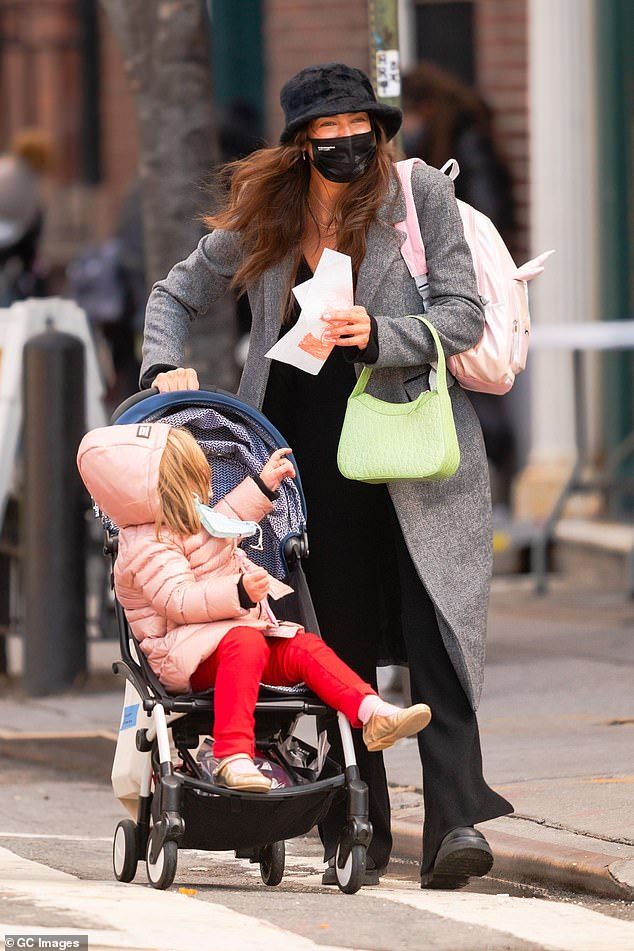 Siêu mẫu Nga Irina Shayk khoe chân dài miên man ảnh 10