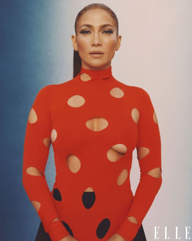 Jennifer Lopez phô diễn đường cong nóng bỏng trứ danh ảnh 15