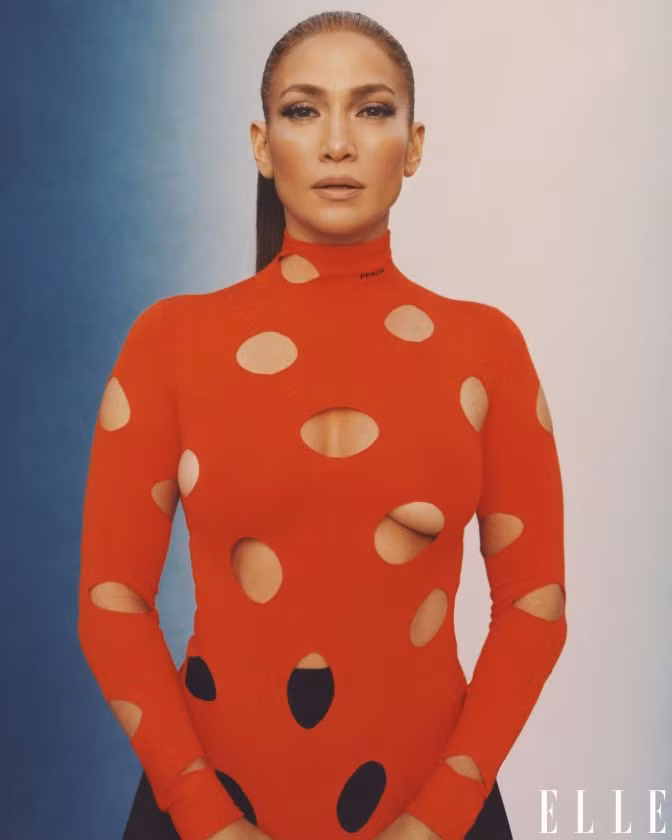 Jennifer Lopez phô diễn đường cong nóng bỏng trứ danh ảnh 15