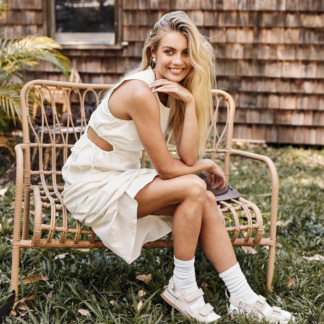 Người mẫu áo tắm Elyse Knowles siêu quyến rũ khi mang bầu ảnh 5