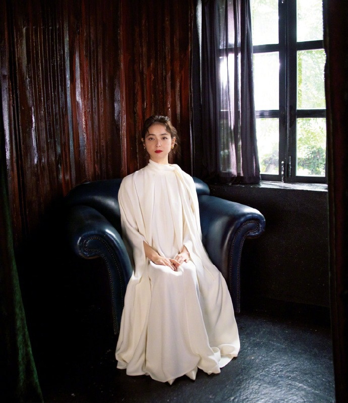 'Mỹ nhân đẹp nhất Nhật Bản' tái xuất sau scandal chồng ngoại tình ảnh 7