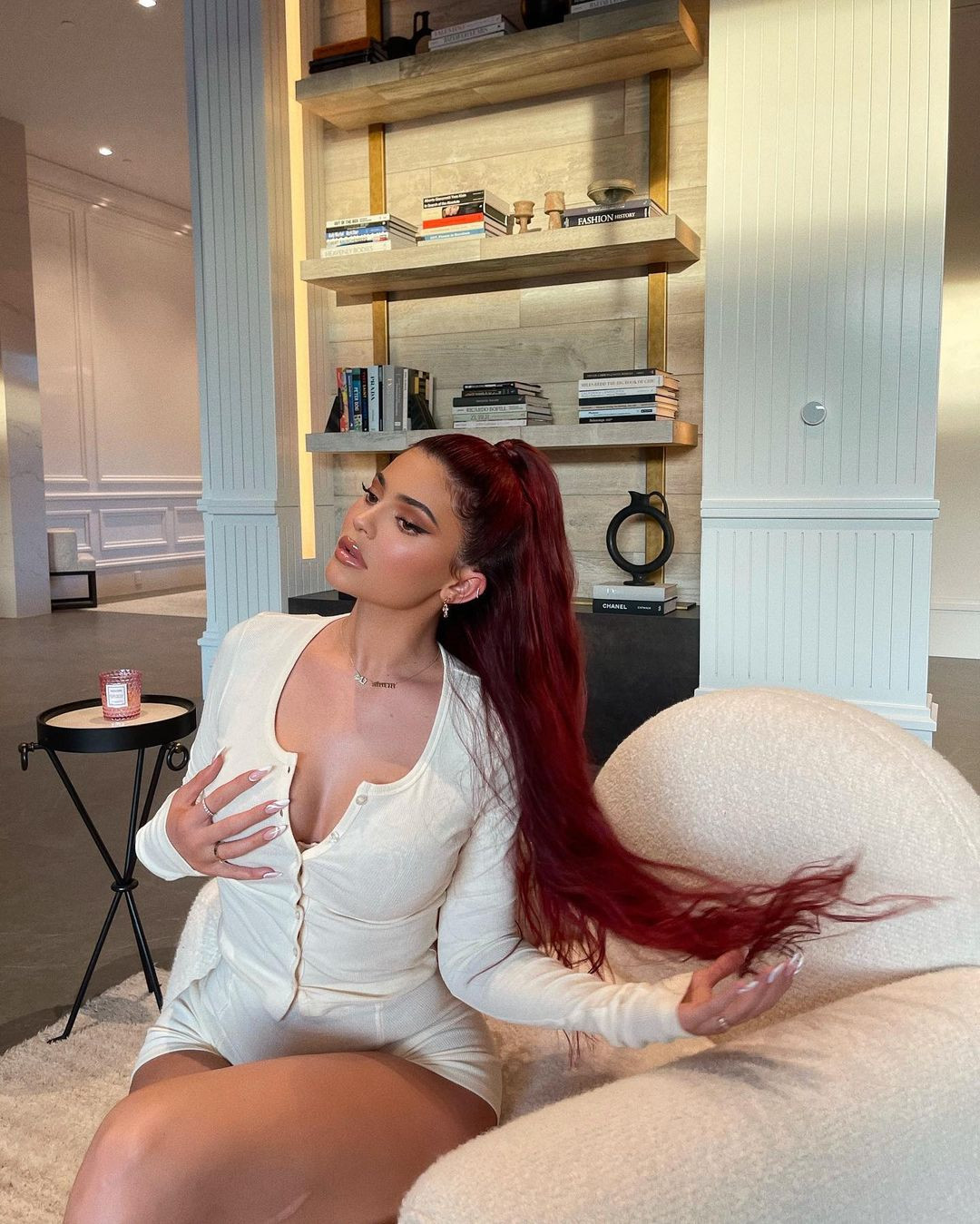 Nữ tỉ phú 23 tuổi Kylie Jenner phô diễn vòng 3 ngoại cỡ ảnh 7