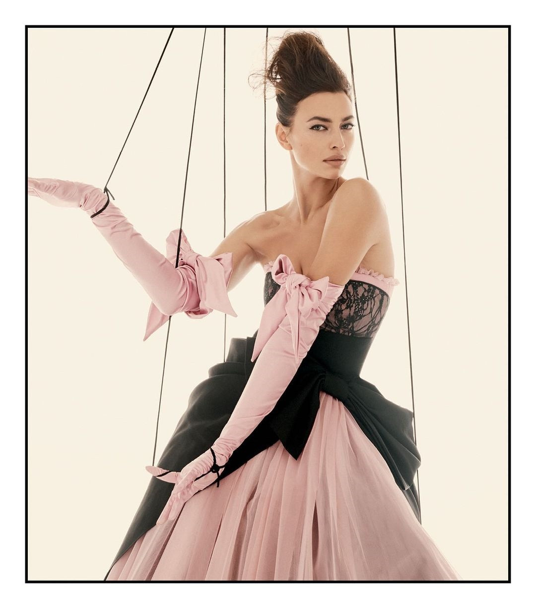 Siêu mẫu Nga Irina Shayk khoe chân dài miên man ảnh 2