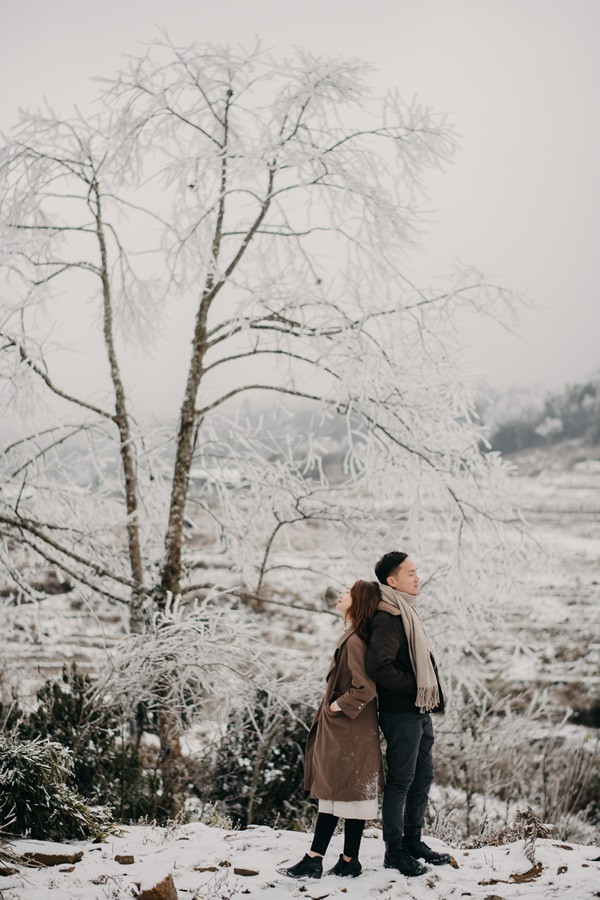 Cặp đôi chụp ảnh cưới lãng mạn như cổ tích giữa tuyết trắng ở Y Tý ảnh 17