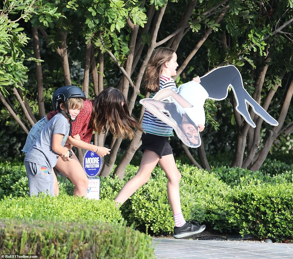 Sau chia tay, tài tử Ben Affleck vứt ảnh bạn gái vào thùng rác ảnh 2