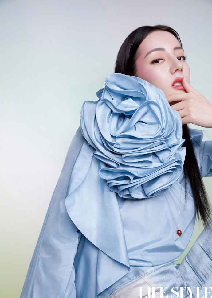 Mỹ nhân Tân Cương lưng trần dáng thon, ngày càng đẹp và quyến rũ ảnh 12