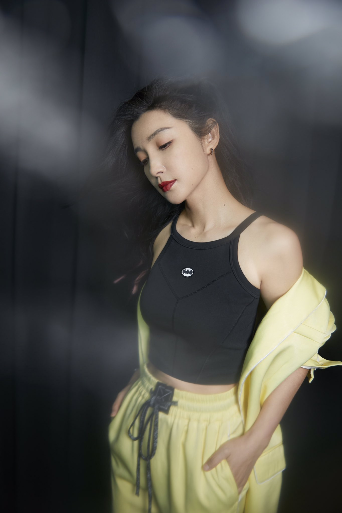 'Đả nữ' Lý Băng Băng mặc gợi cảm trẻ trung dù sắp 50 tuổi ảnh 14