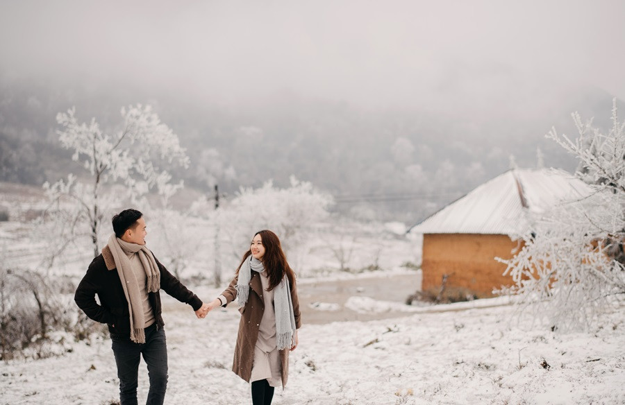 Cặp đôi chụp ảnh cưới lãng mạn như cổ tích giữa tuyết trắng ở Y Tý ảnh 13