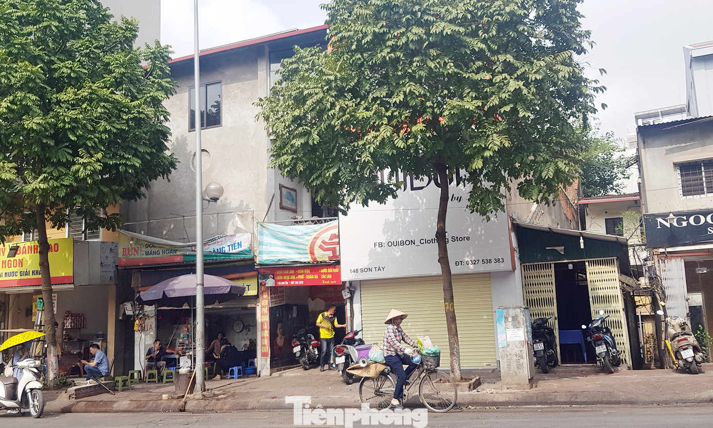 Sau chục năm sập mái, khu nhà cổ nguy hiểm ở Hà Nội chưa thể xây mới ảnh 1