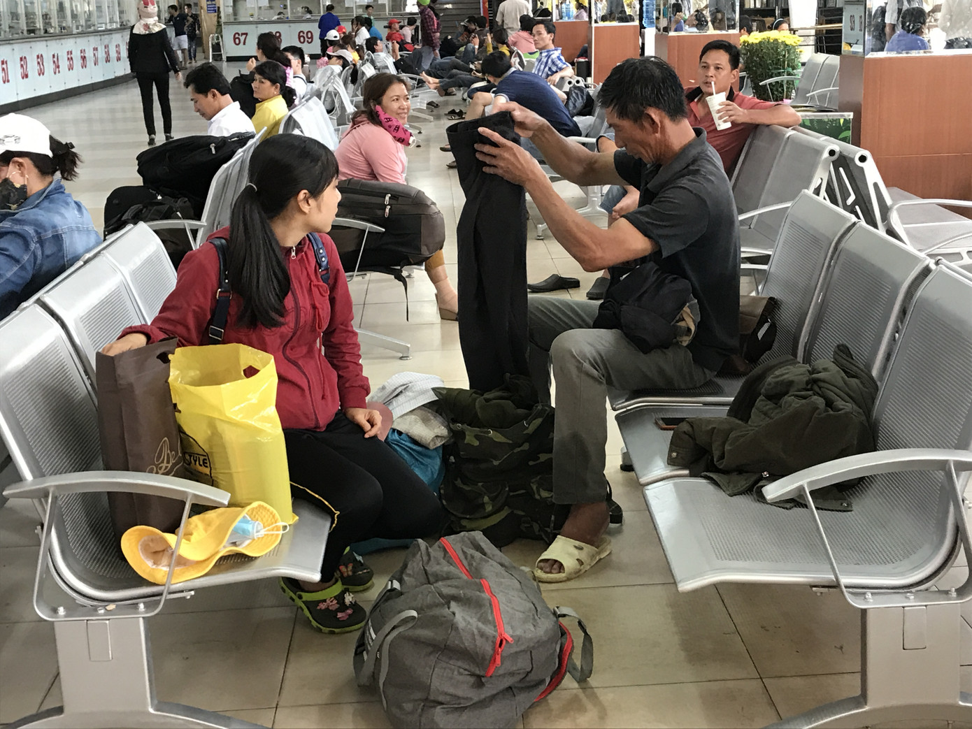 Bến xe lớn nhất Sài Gòn vắng lặng chiều 30 Tết ảnh 8