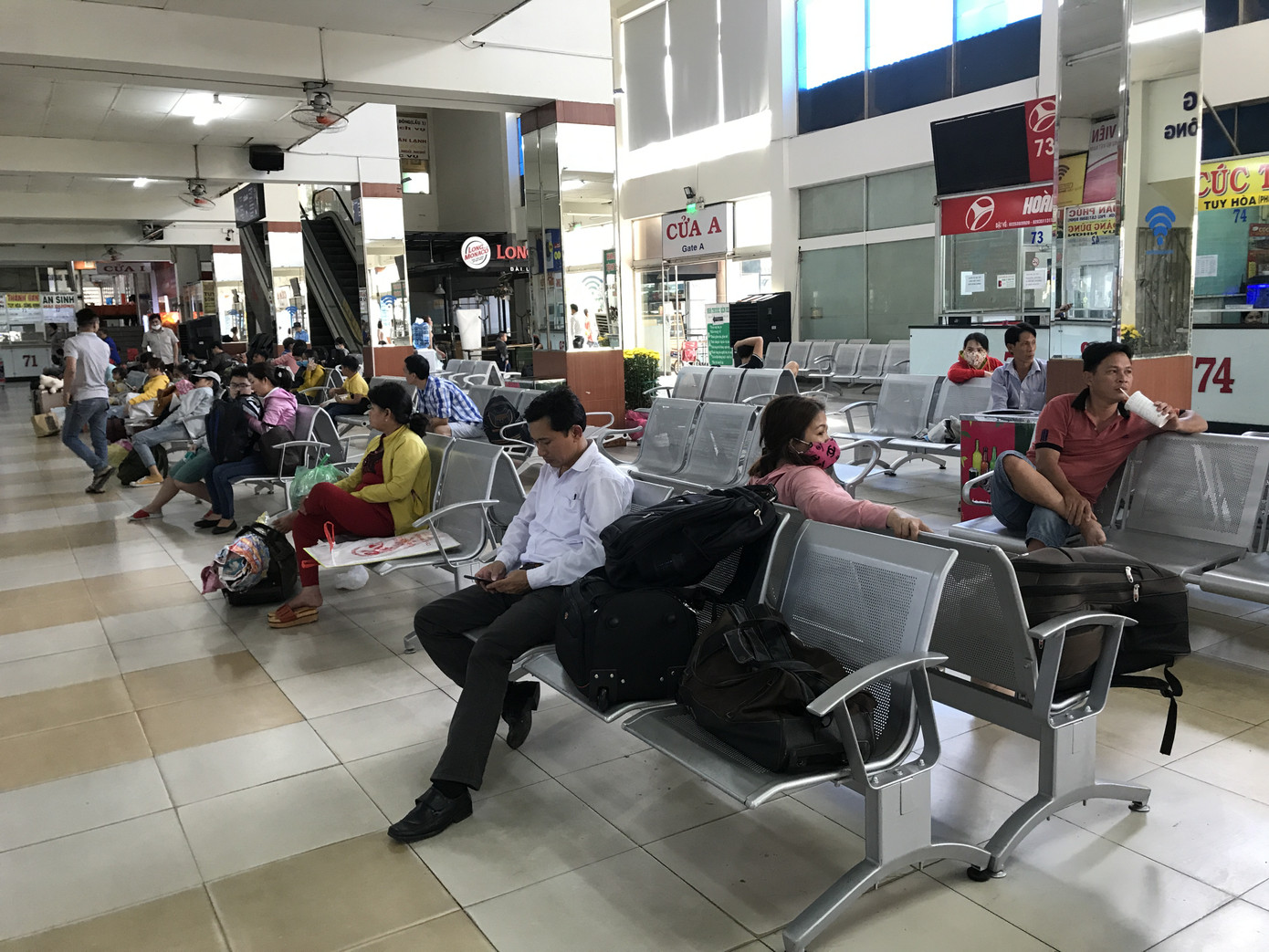 Bến xe lớn nhất Sài Gòn vắng lặng chiều 30 Tết ảnh 7