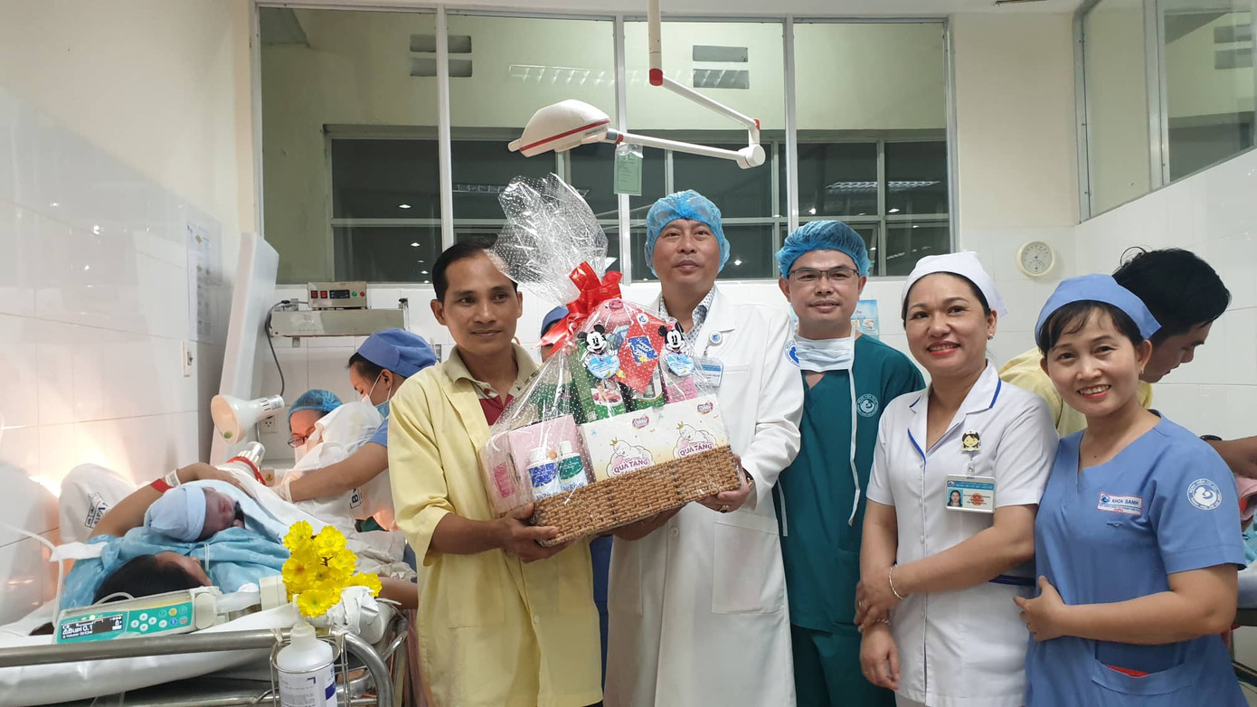 Những 'thiên thần' chào đời đúng thời khắc chuyển giao năm mới ảnh 3