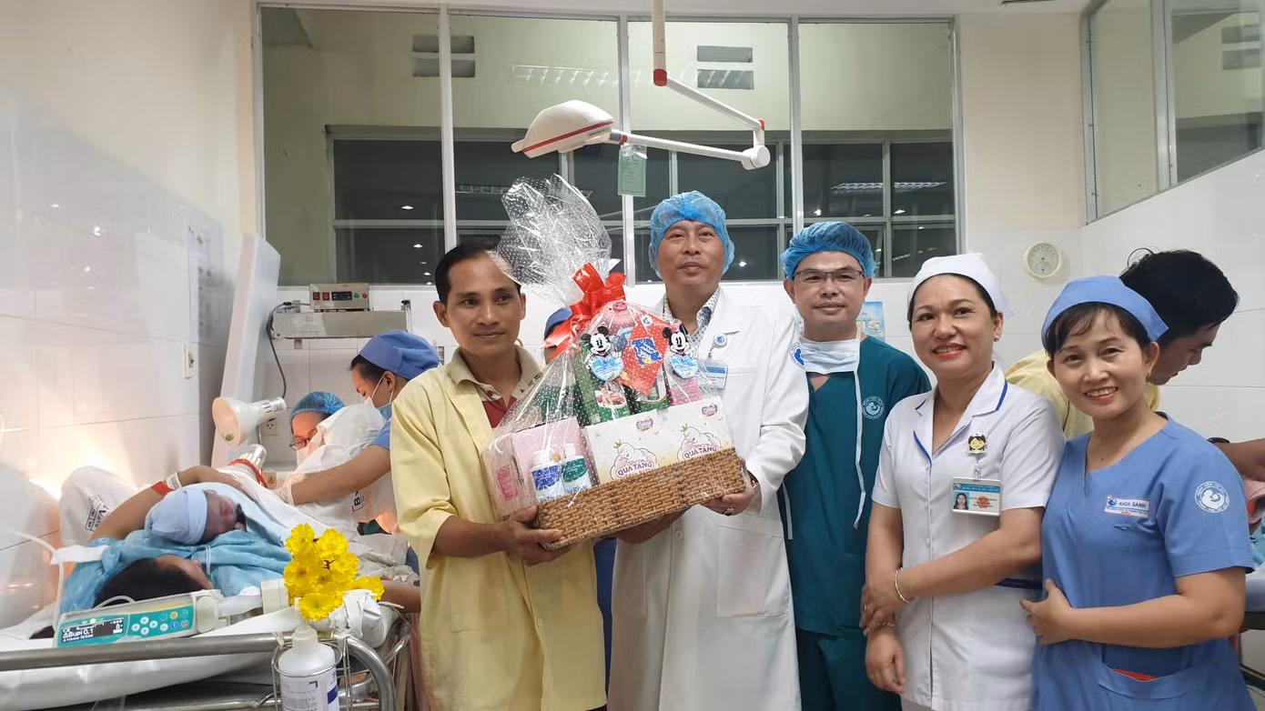 Những 'thiên thần' chào đời đúng thời khắc chuyển giao năm mới ảnh 3