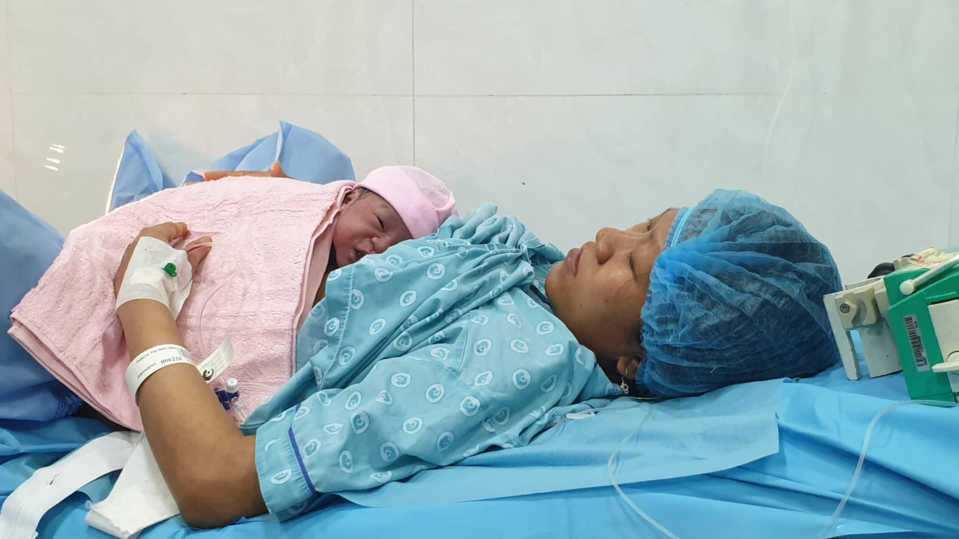 Những 'thiên thần' chào đời đúng thời khắc chuyển giao năm mới ảnh 2