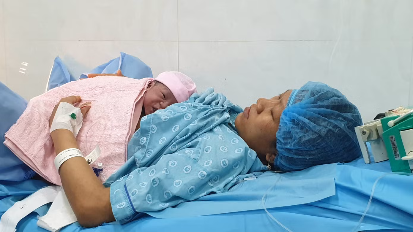 Những 'thiên thần' chào đời đúng thời khắc chuyển giao năm mới ảnh 2