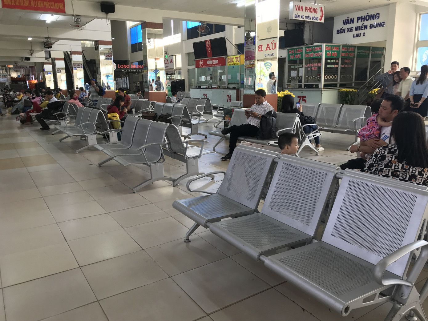 Bến xe lớn nhất Sài Gòn vắng lặng chiều 30 Tết ảnh 2