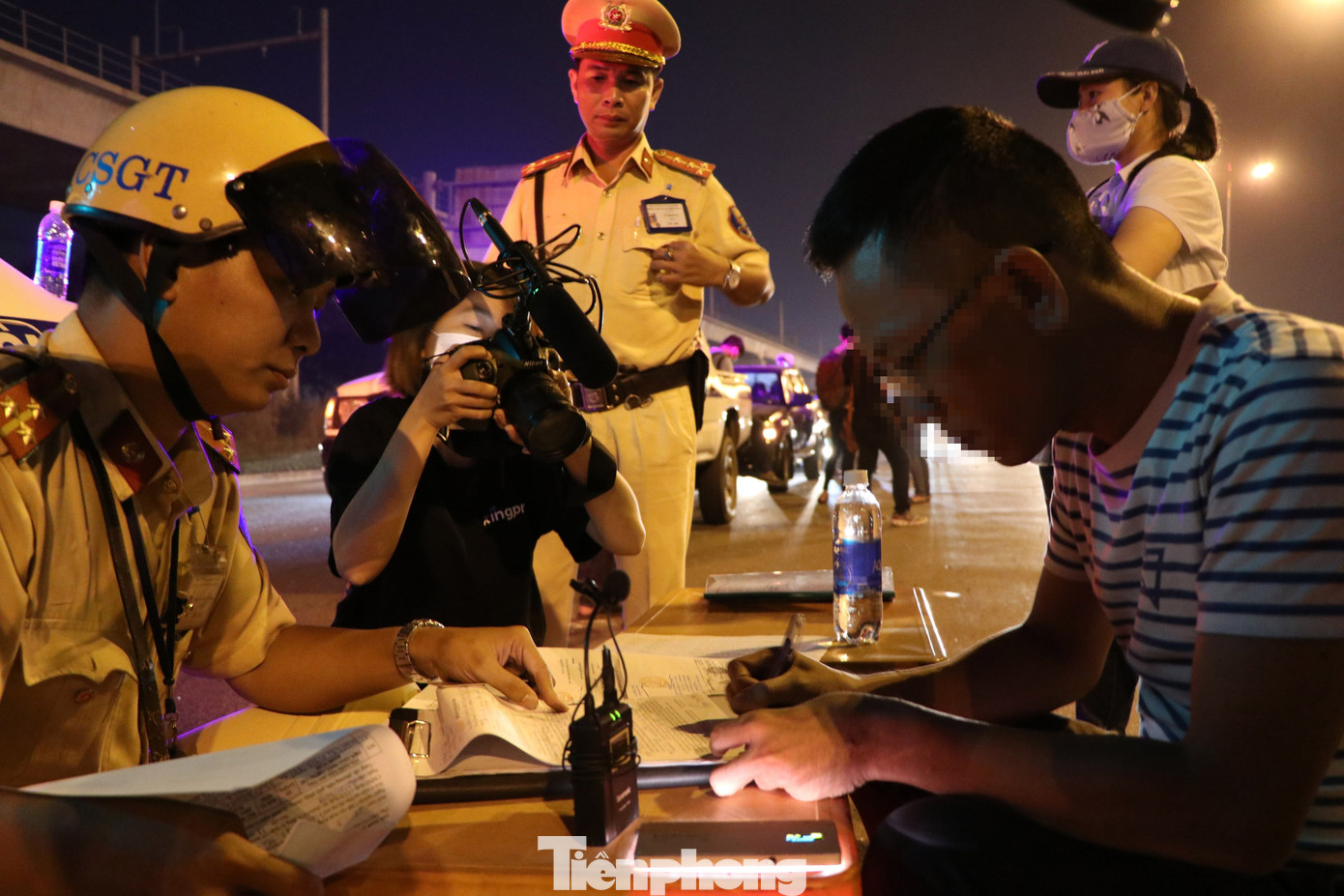 Uống 1 ly bia tài xế bị phạt 7 triệu, tước bằng lái 11 tháng ảnh 8