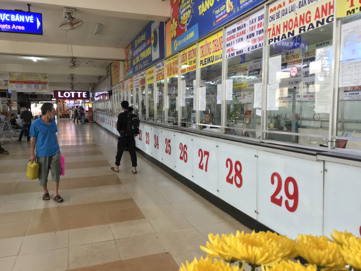 Bến xe lớn nhất Sài Gòn vắng lặng chiều 30 Tết ảnh 4