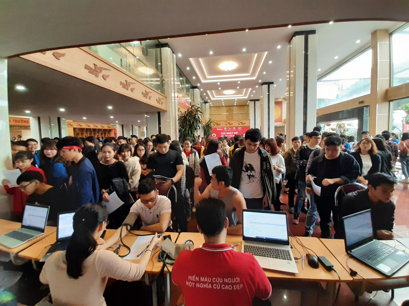  Phú Thọ: Có sinh viên tham gia hiến máu hơn 20 lần tại Chủ nhật Đỏ ảnh 1