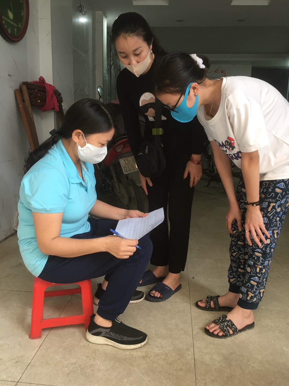 Hà Nội 'đi từng ngõ, gõ từng nhà' rà soát đối tượng gói 62 nghìn tỷ đồng ảnh 2