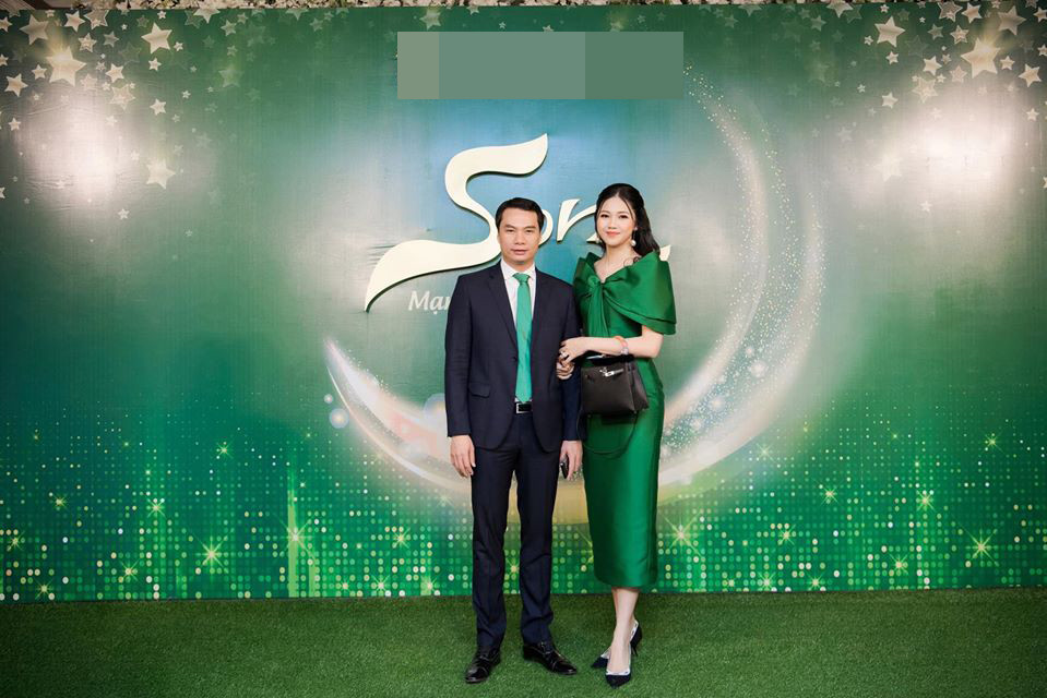 Minh Tú 'bỏng mắt' với bikini, Á hậu Thanh Tú thon thả sau khi sinh con ảnh 3