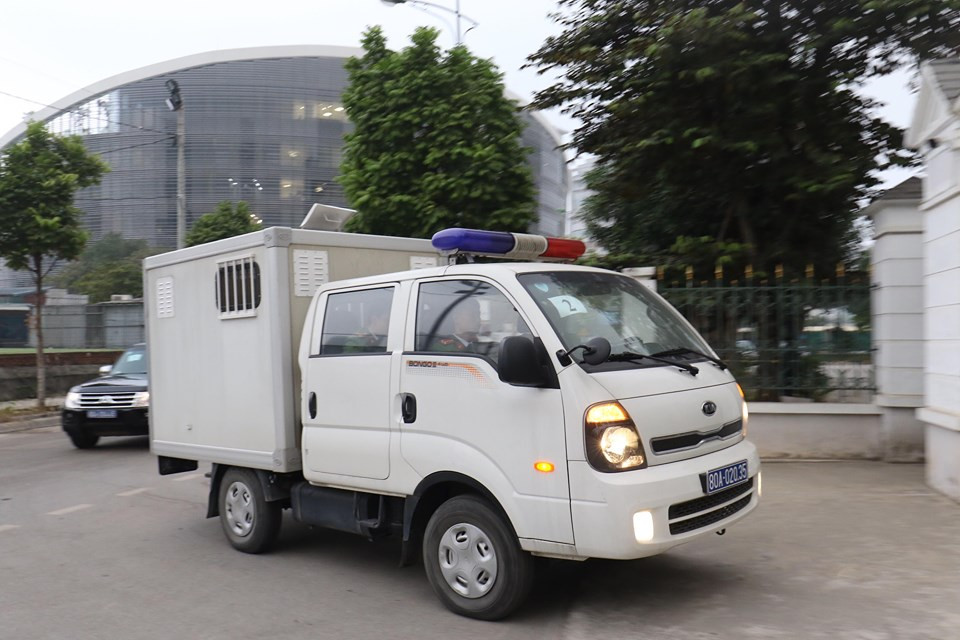 Cận cảnh các bị cáo vụ MobiFone mua lại AVG trong phiên tòa sáng nay ảnh 2