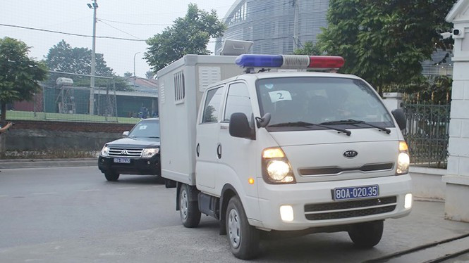 Cận cảnh các bị cáo vụ MobiFone mua lại AVG trong phiên tòa sáng nay ảnh 1