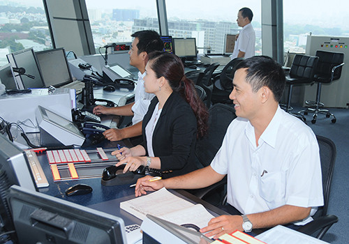 Từ sáng 7/11, Tân Sơn Nhất có 2 phân khu điều hành bay riêng ảnh 1