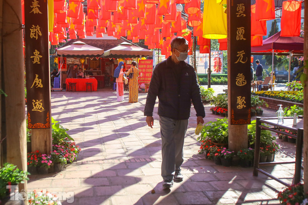 Di tích ở Hà Nội 'cảnh giác' phòng dịch COVID-19 những ngày nghỉ Tết ảnh 12