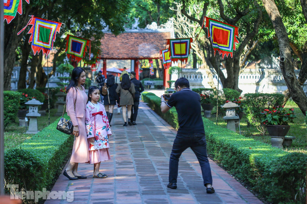 Di tích ở Hà Nội 'cảnh giác' phòng dịch COVID-19 những ngày nghỉ Tết ảnh 6