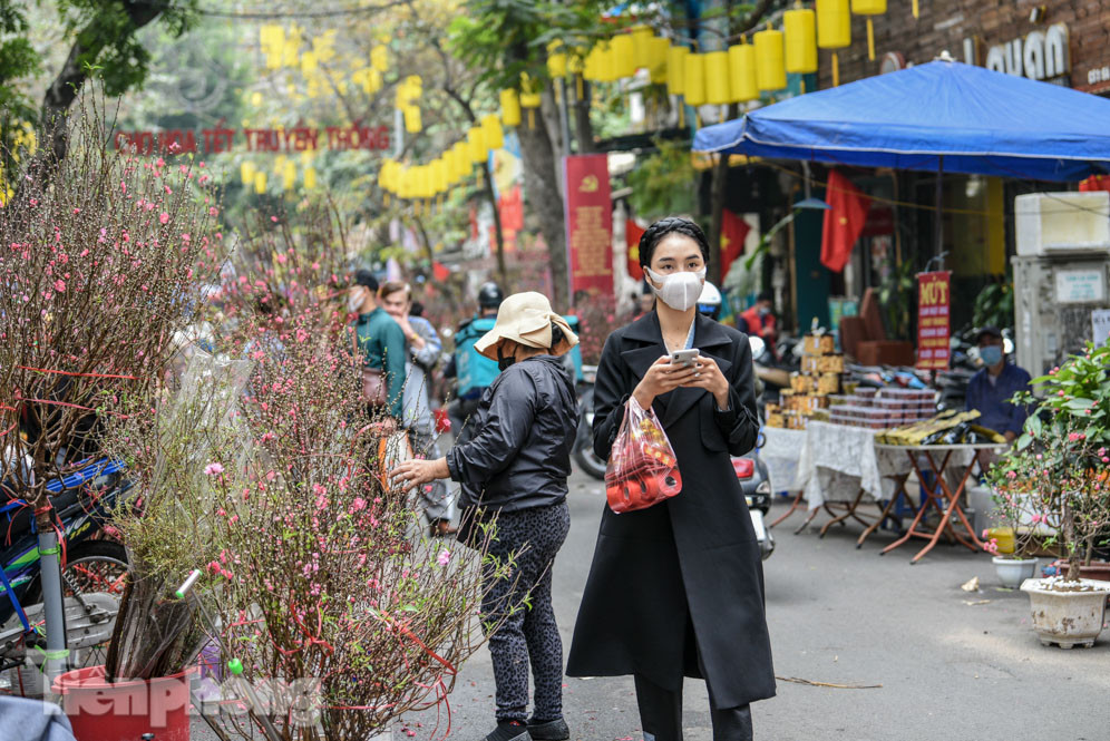 Ghé thăm chợ hoa cổ nhất Hà Nội giữa mùa dịch COVID-19 ảnh 12