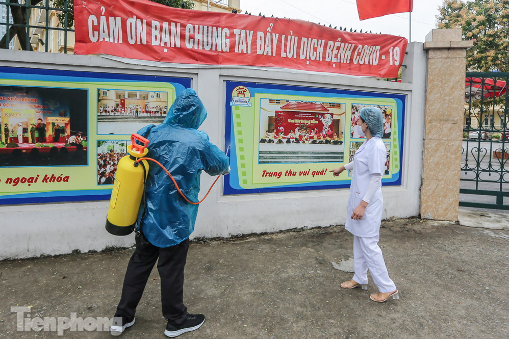 Đón học sinh trở lại, trường học ở Hà Nội trang bị phòng cách ly ảnh 13